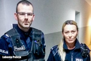 Policjantka i Policjant w budynku KMP Zielona Góra