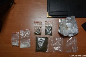 Narkotyki znalezione u kierowcy który był pod wpływem narkotyków.