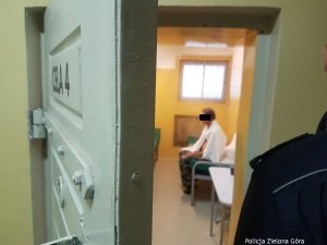 Nietrzeźwy kierowca siedzi w celi